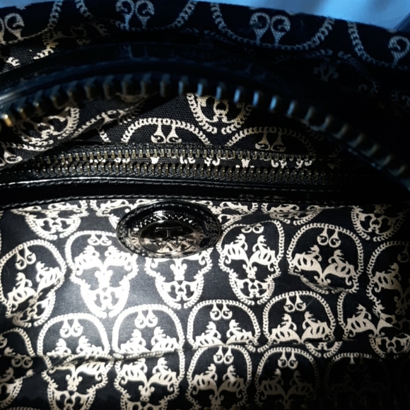 Thomas Wylde Overnight Bag with shoulder strap - Picture 7 of 8